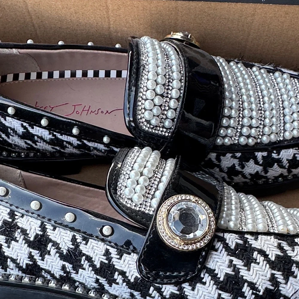 Betsey Johnson- Mariam- Chic Black and White Pearl Loafers - Picture 7 of 7